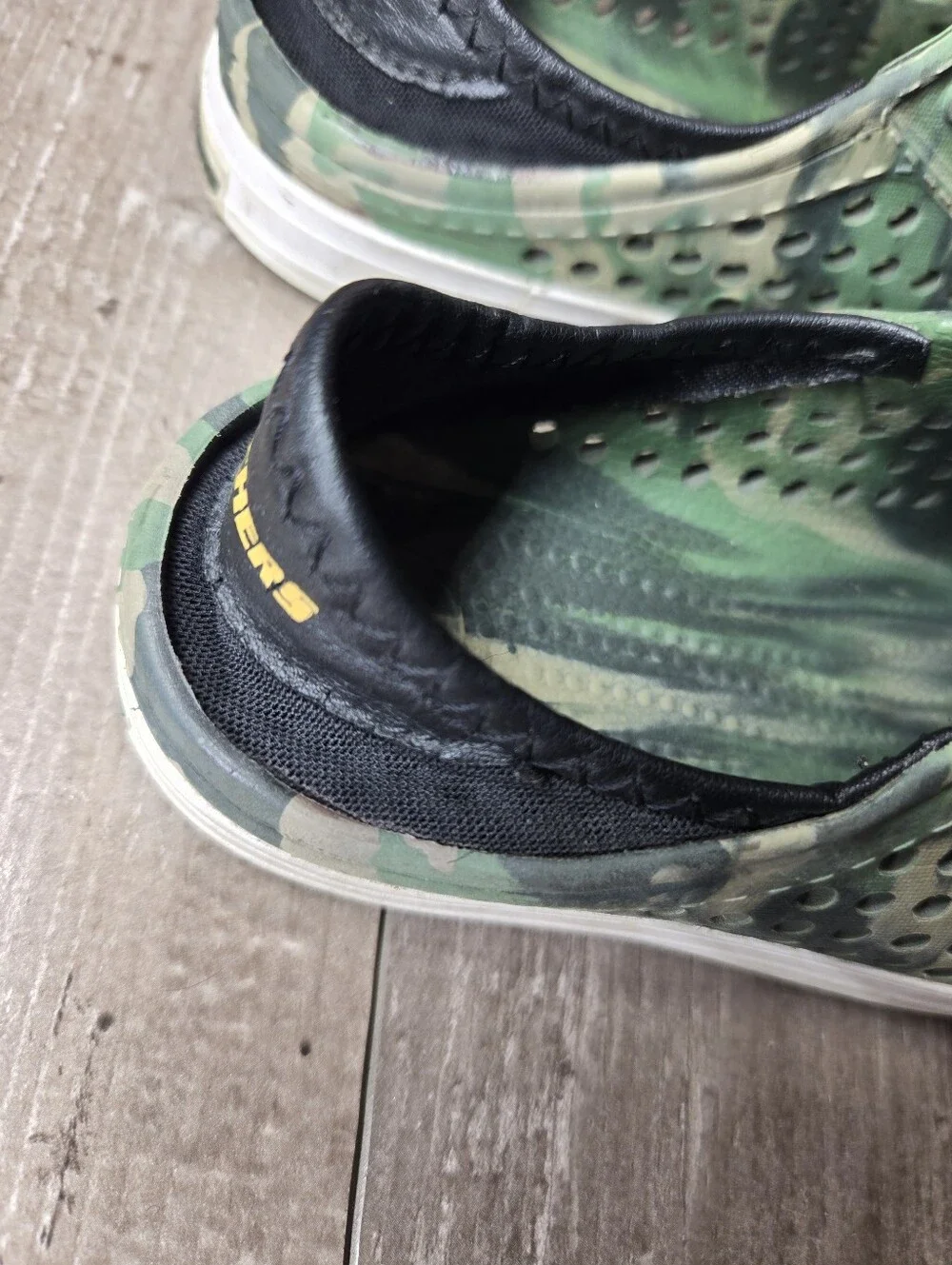 Skechers Boys Size 12 Green Camo Slip‑On Sneakers